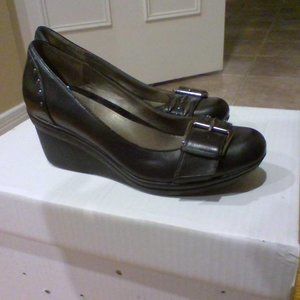 Wedge shoes